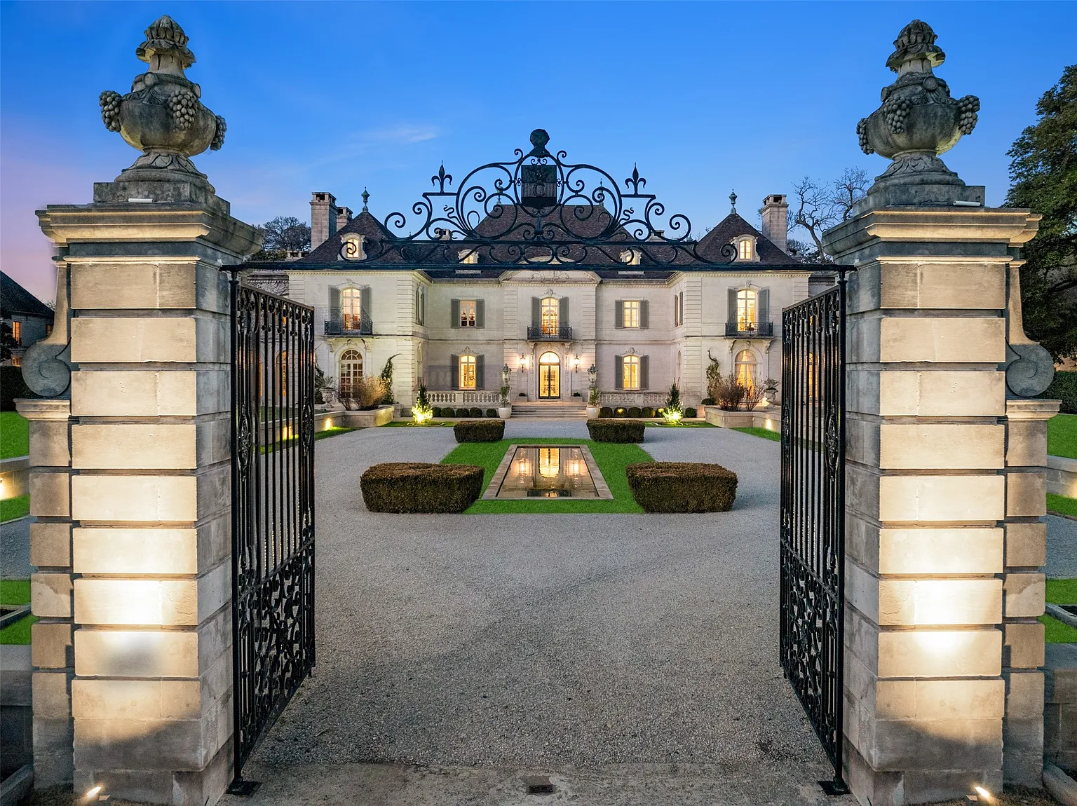 Hire a private chef in Fort Worth: a luxury Fort Worth estate served by Private Chefs Inc.