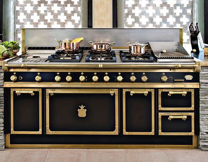 Luxury Estate kitchen with copper gourmet cookware